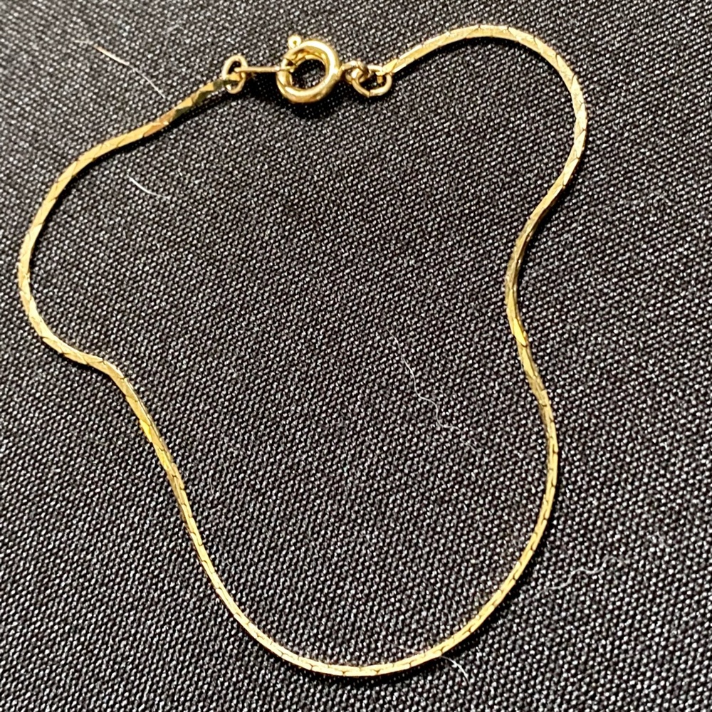 dainty gold bracelet